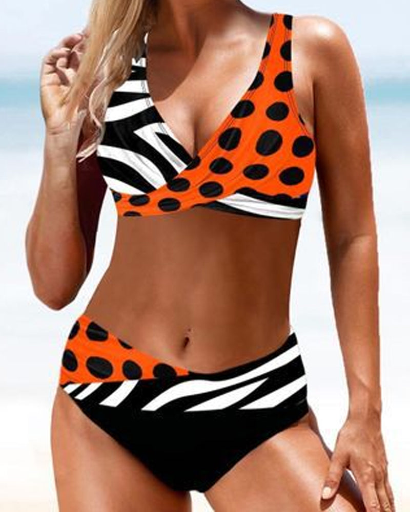 Manon – Šaren i veseo bikini