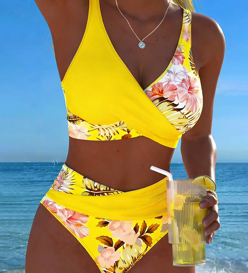 Clémence – Kontrastni cvjetni bikini s prorezom