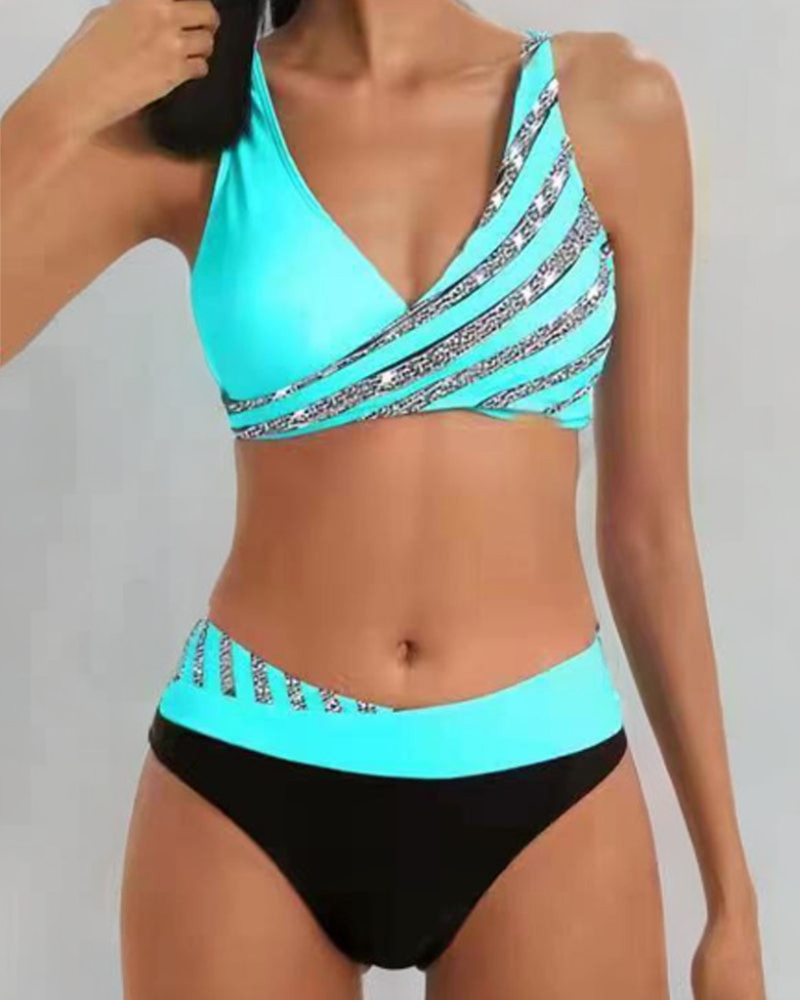 Mona – Bikini s uzorkom u toplim tonovima